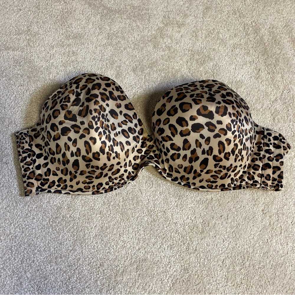 Cacique strapless, cheetah print bra 40 DDD